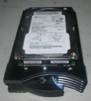 Satılan 2.el IBM 90P1384 73GB 73.4GB SCSI U320-3 15K Hard Drive with Tray örnek resim